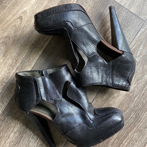 Michetti Daniele Black Snakeskin Bootie size 8.5/39 - Picture 4 of 6
